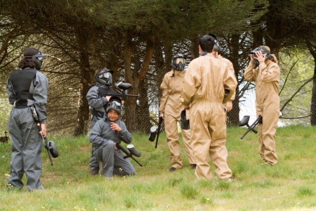 Grupo de paintballeros